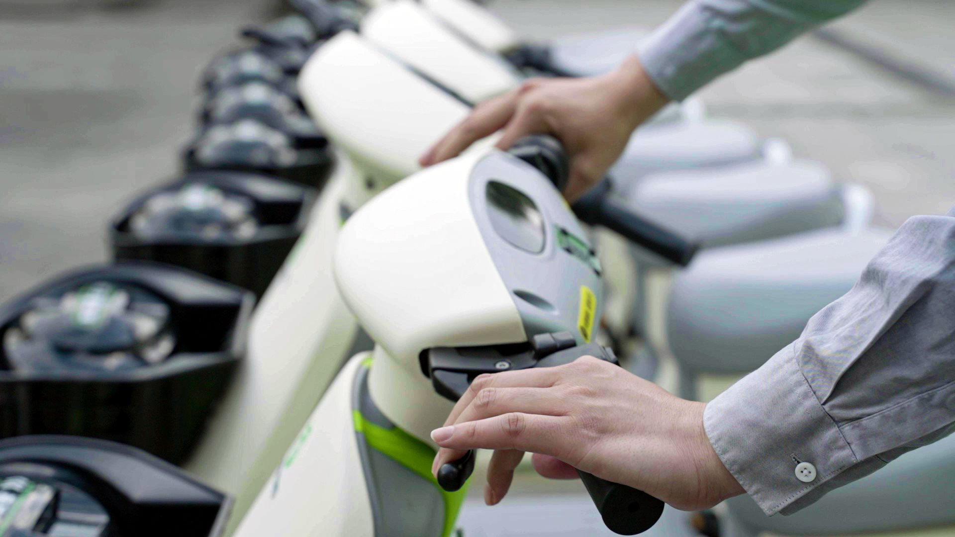 共享電動(dòng)車交通出行工具 共享電動(dòng)車交通出行工具